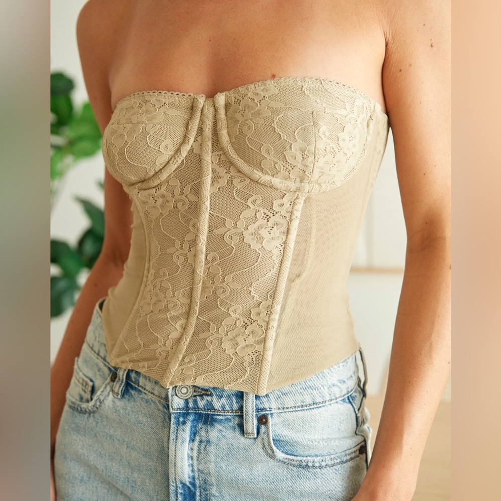 NEW REVOLVE WEWOREWHAT Lace Corset- Safari (Size 4)